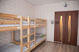 Хостел Достоевский Екатеринбург Место в номере на 10 мест для мужчин-6